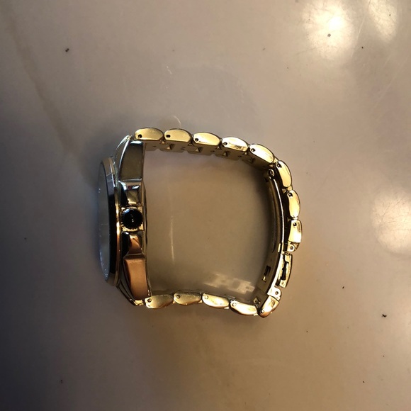 Watch - Picture 5 of 5